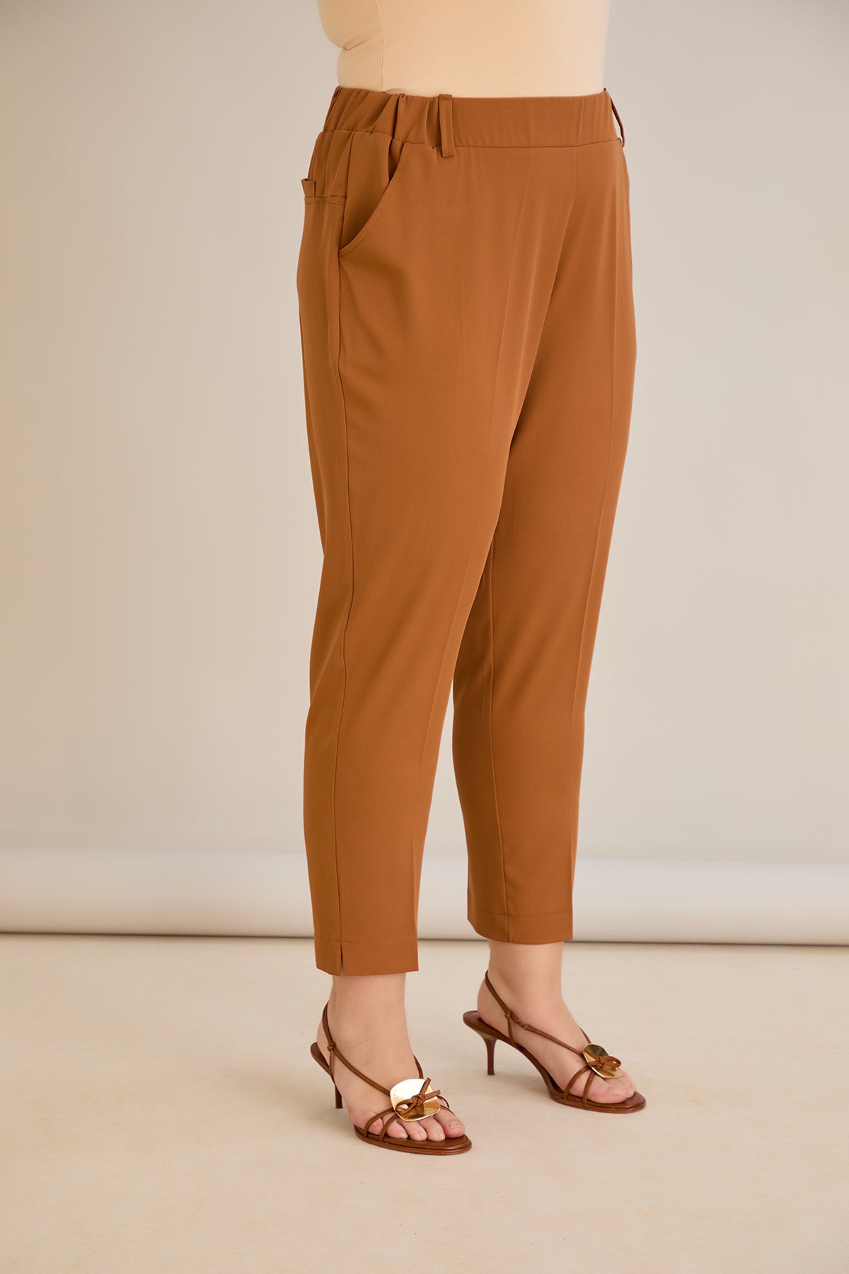 Leichte, elastische Sommerhose - Karamelle