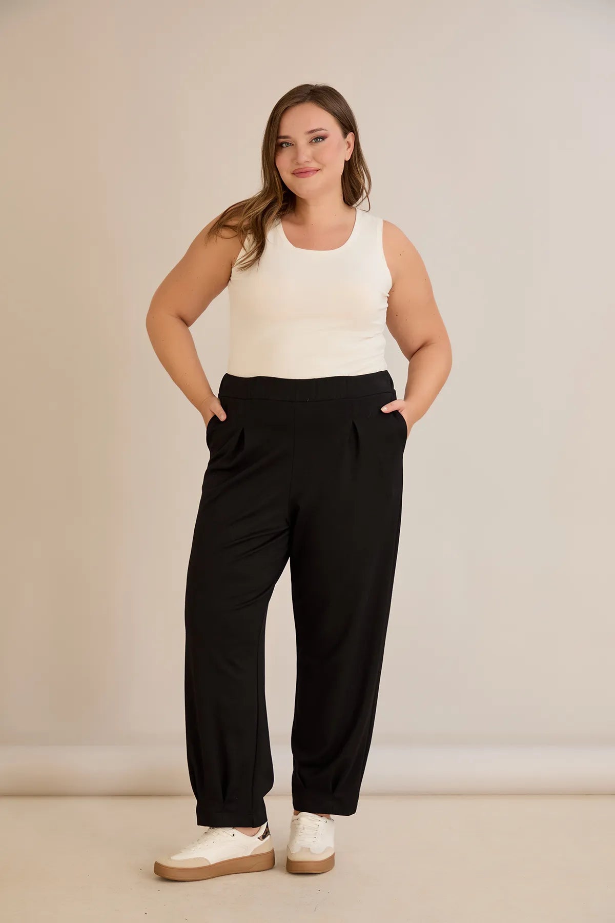 Elastische Viskosehose mit Biesen – Schwarz