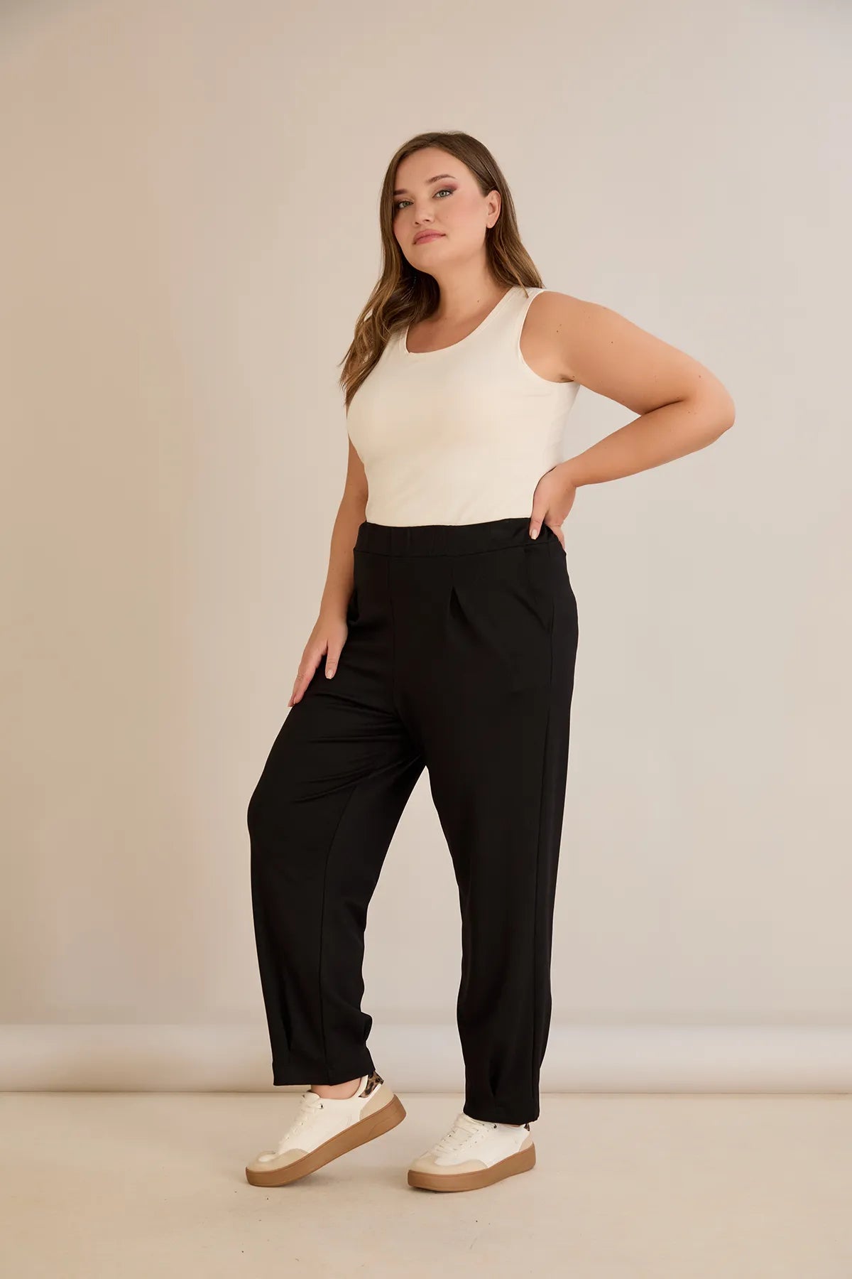 Elastische Viskosehose mit Biesen – Schwarz