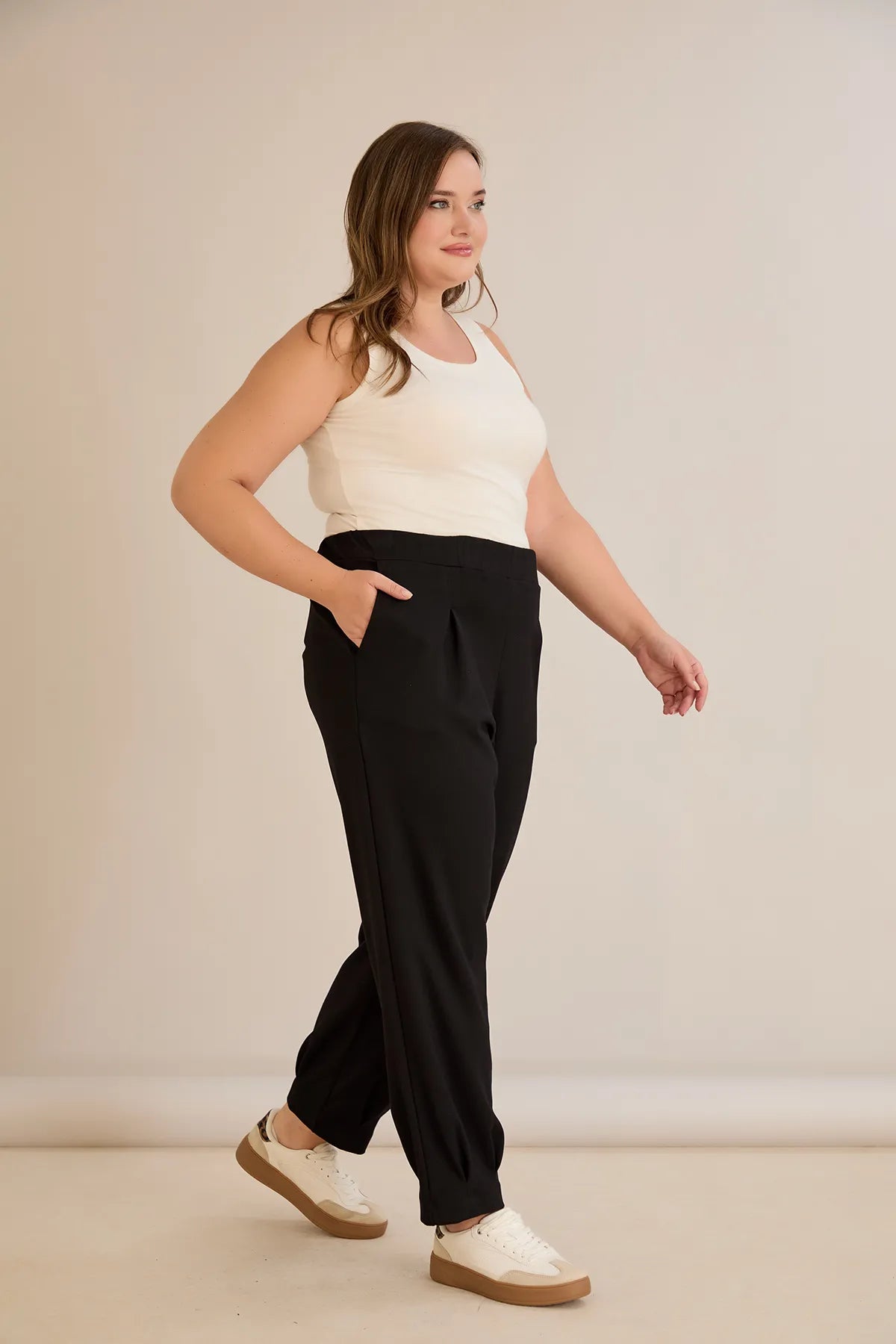 Elastische Viskosehose mit Biesen – Schwarz