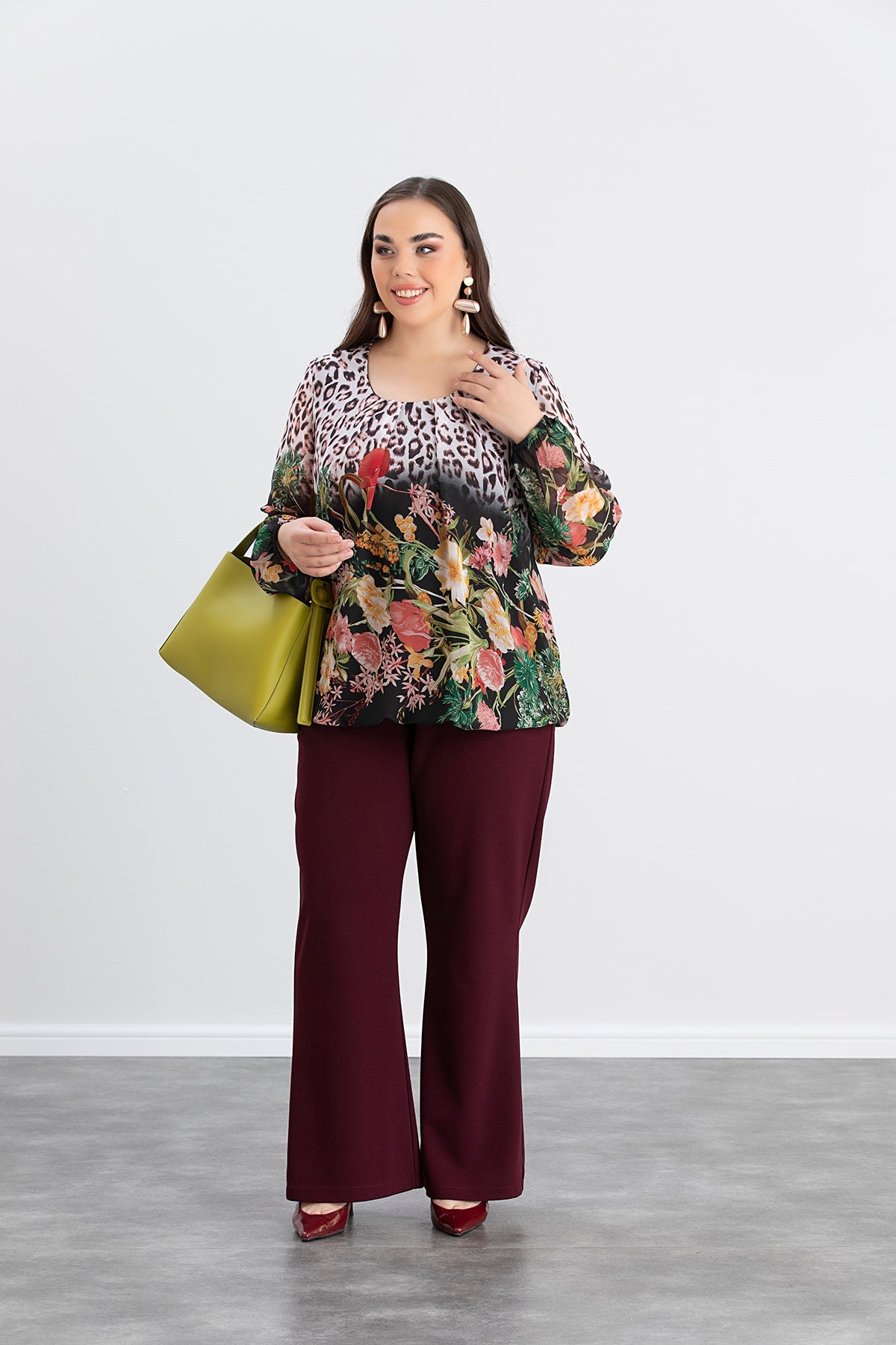 Bluse in lockerer Passform mit elastischem Bund - Multifarbe