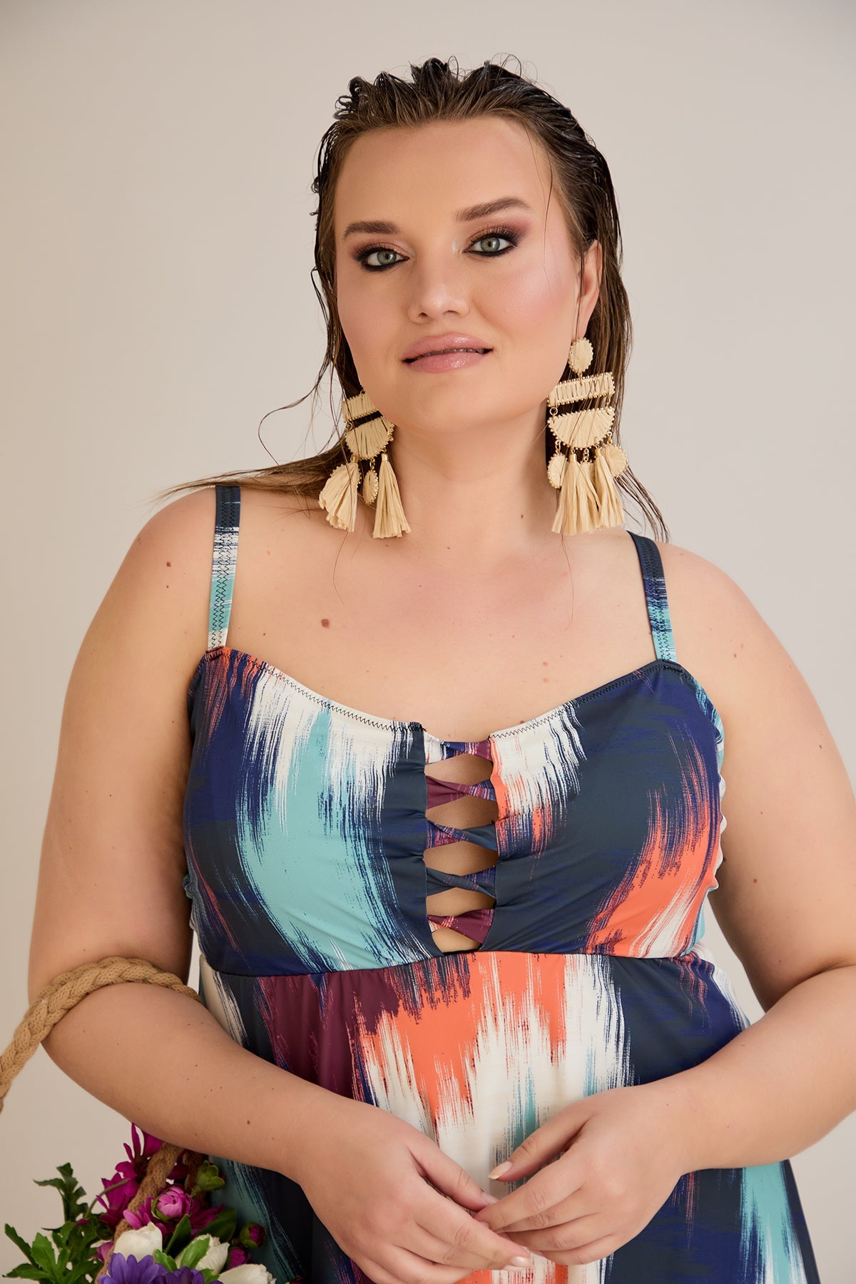 Tankini-Kleid mit tropischem Print und Raffdetail – Multifarbe