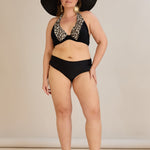 Bikini-slip mid-waist mit seitlicher Raffung – Schwarz