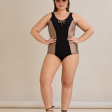 Badeanzug mit Bustier-Polstern und Zierband - Sahara – Multifarbe