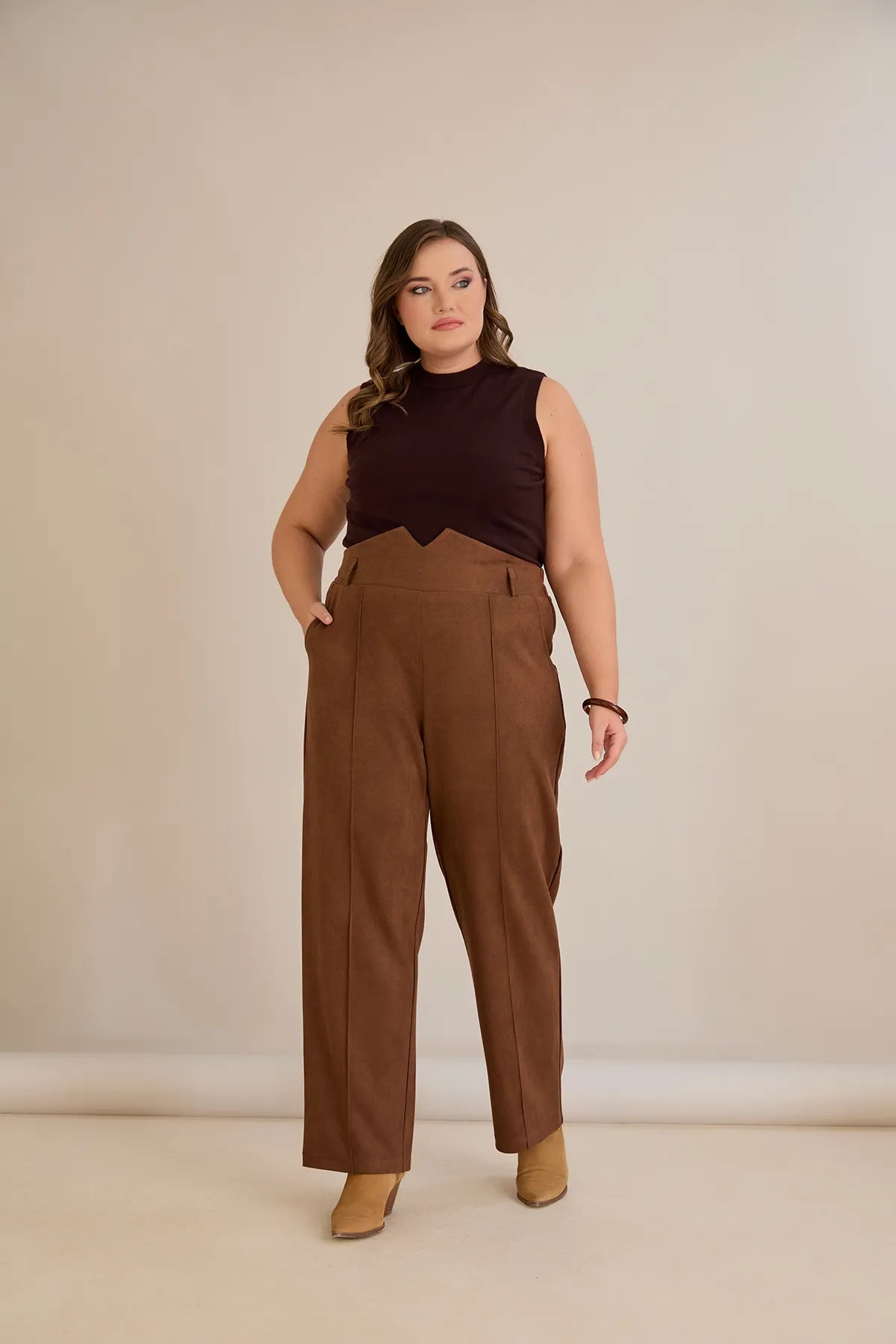 Elegante Hose mit Bügelfalte und hohem Bund - Kaffeebraun – Kaffeebraun