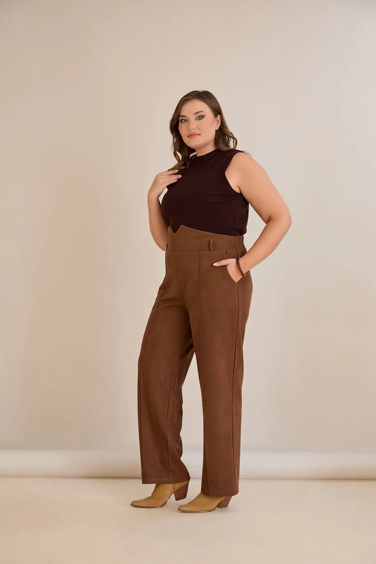 Elegante Hose mit Bügelfalte und hohem Bund - Kaffeebraun – Kaffeebraun