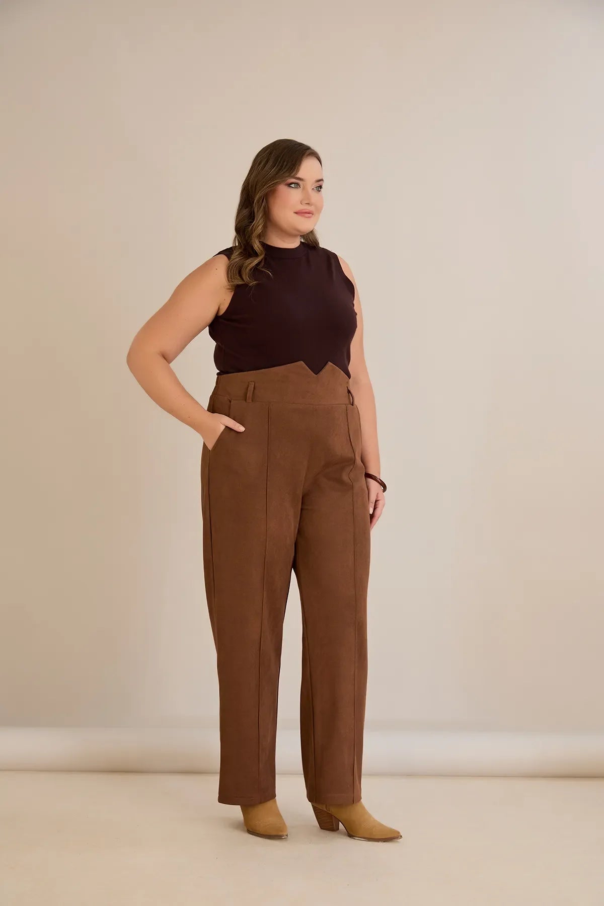 Elegante Hose mit Bügelfalte und hohem Bund - Kaffeebraun – Kaffeebraun