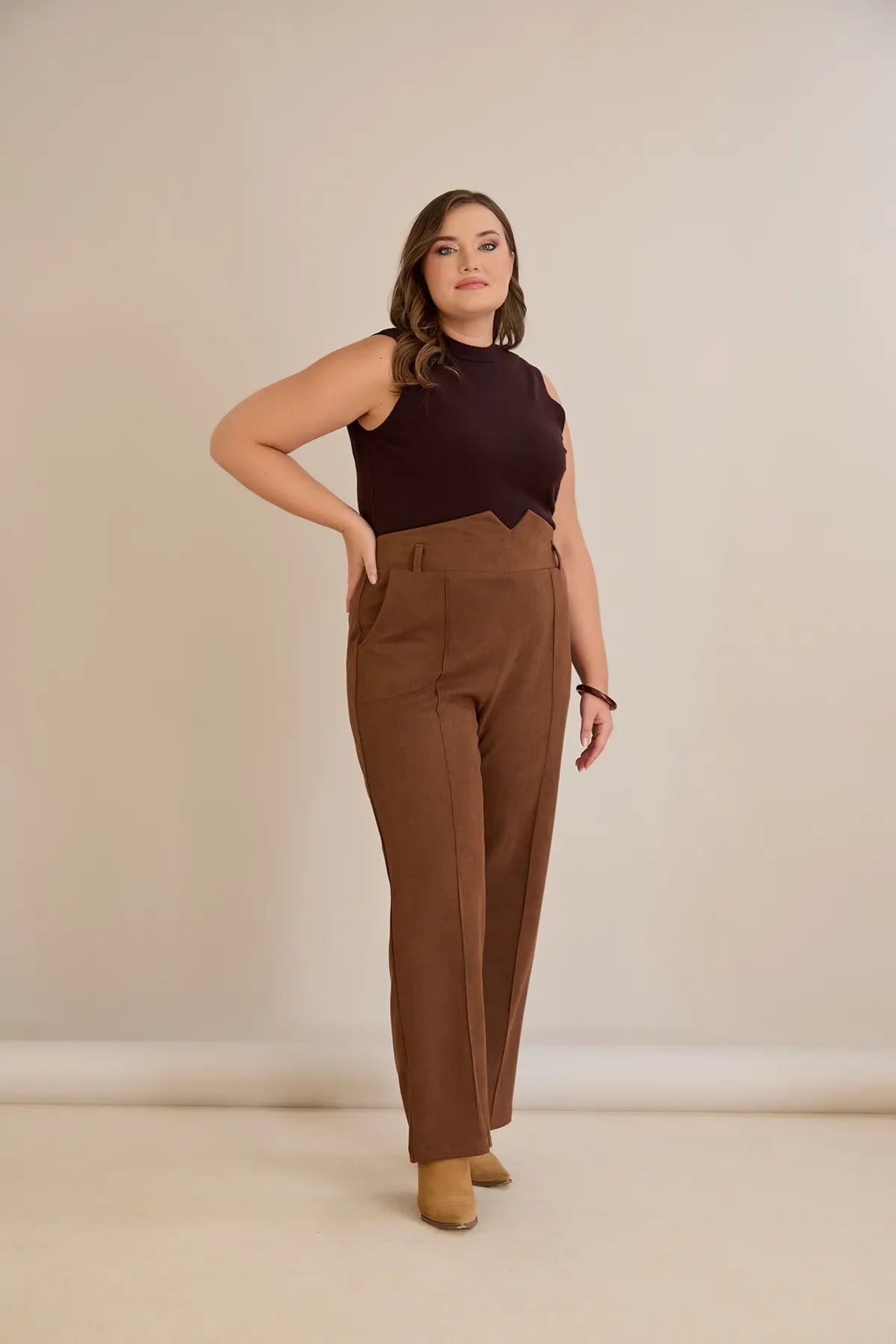 Elegante Hose mit Bügelfalte und hohem Bund - Kaffeebraun – Kaffeebraun