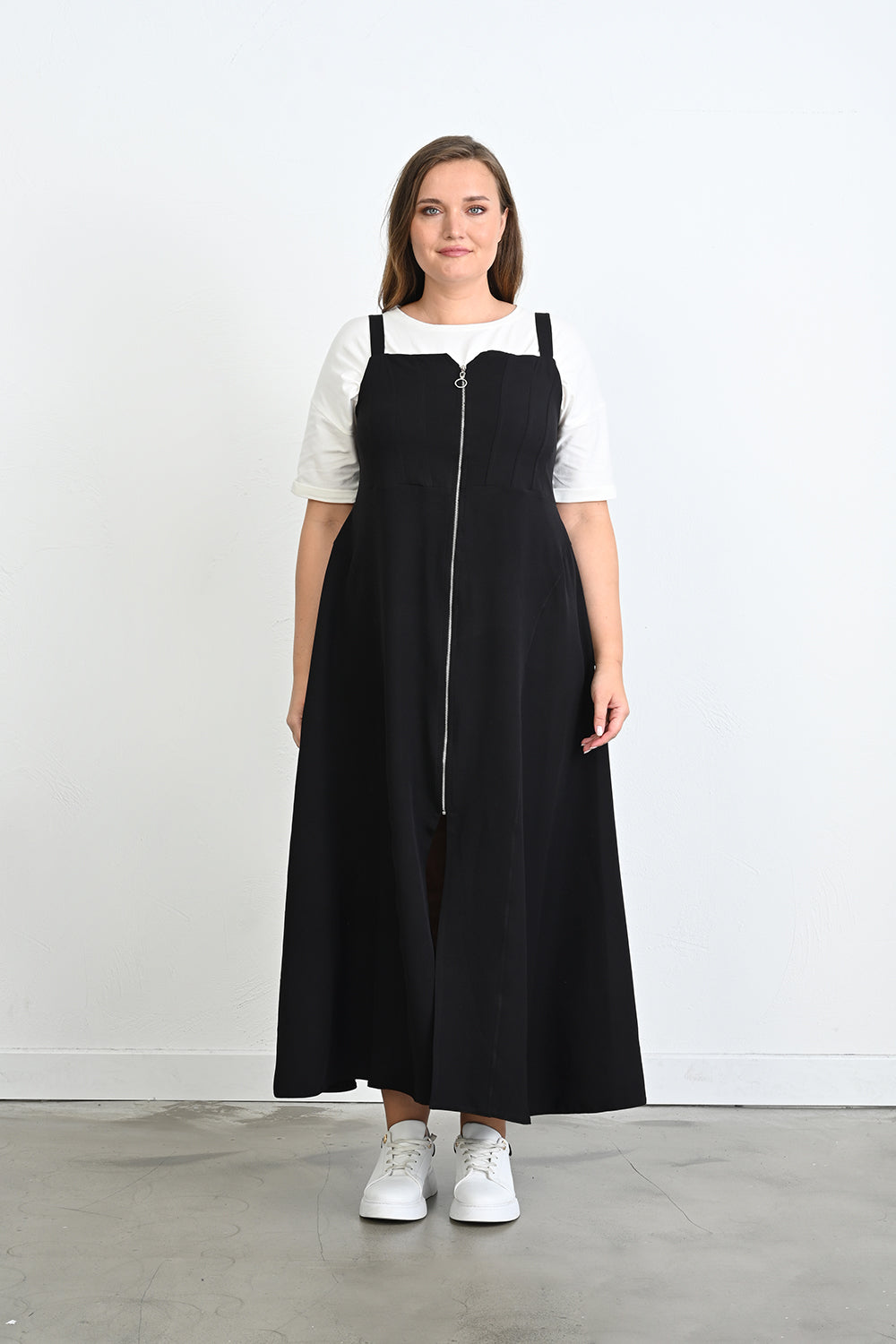 Langes Trägerkleid mit Reißverschluss - Schwarz