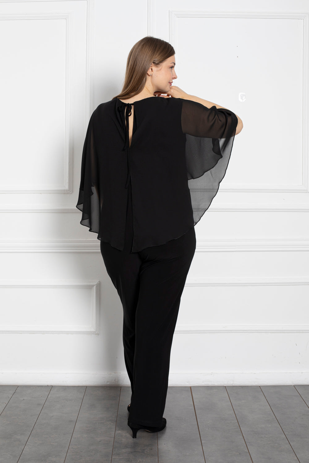 Eleganter Jumpsuit mit Cape - Schwarz