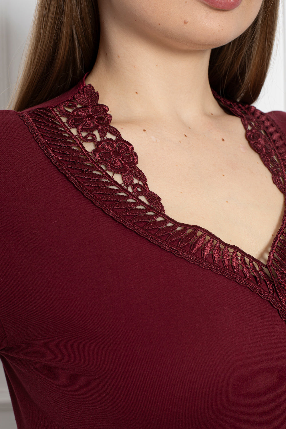 Baumwollbluse mit Stickerei - burgunderrot – Burgunderrot