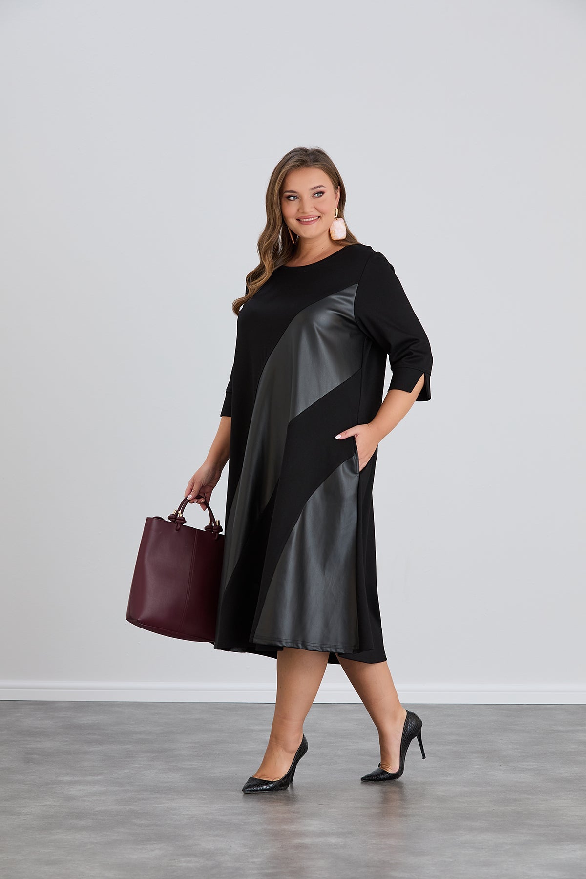 Kleid mit Lederdetails und Taschen in A-Linie in Übergrößen