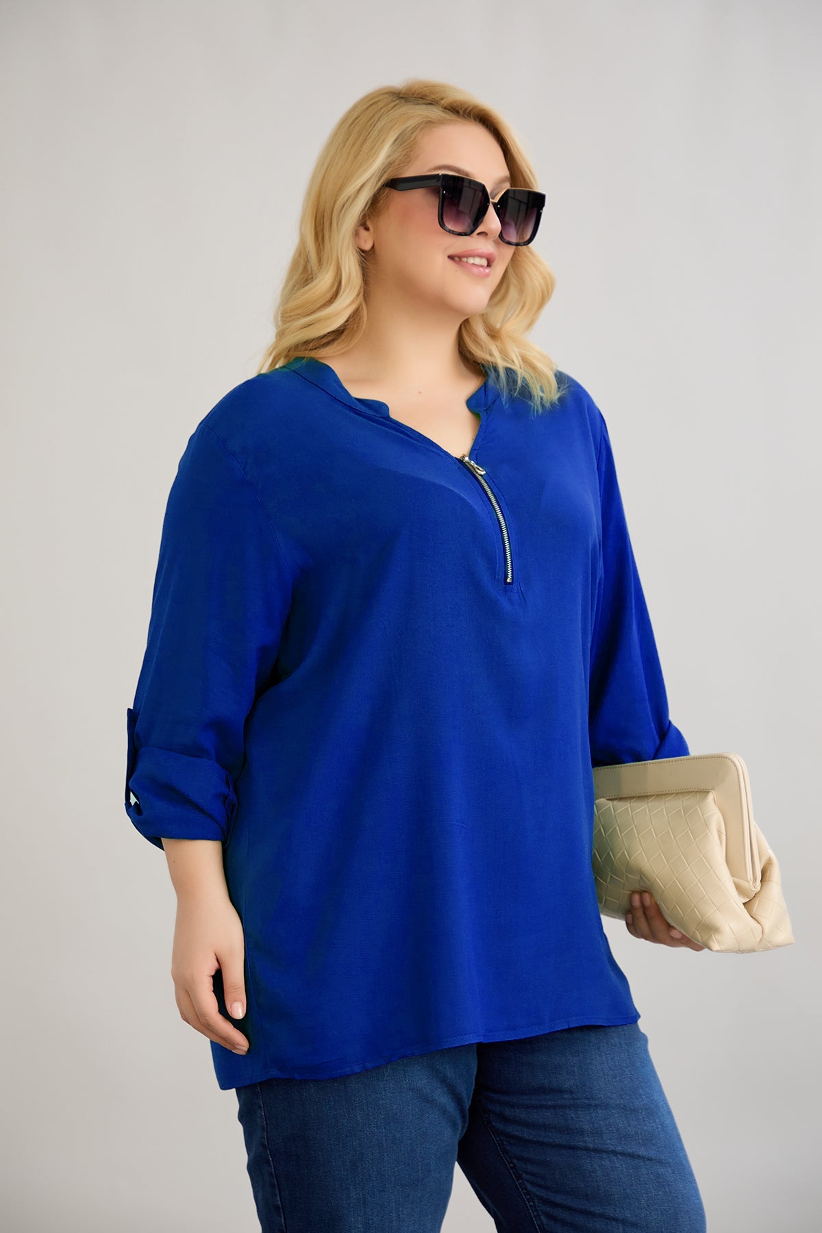 Bluse aus Viskose mit Reißverschluss am Halsausschnitt - Blau