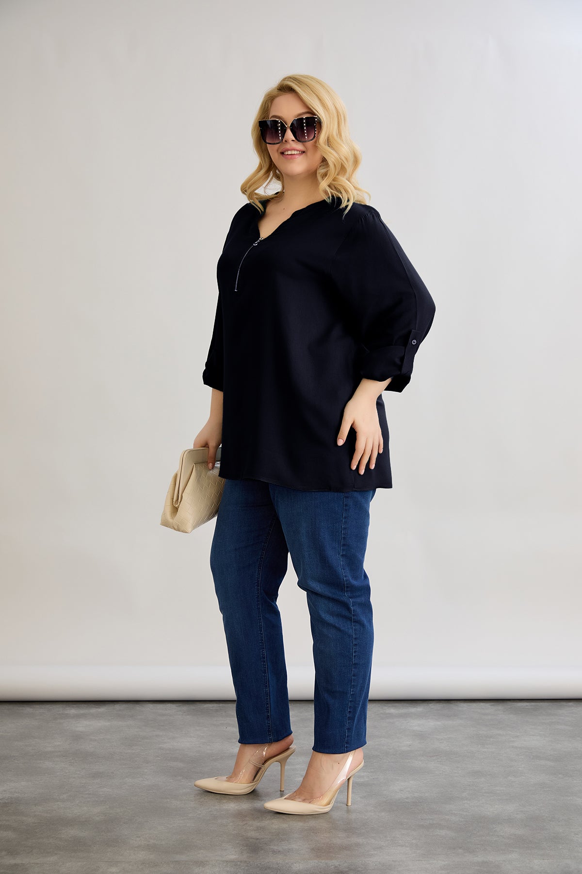 Viskosebluse mit Reißverschluss am Ausschnitt - Schwarz