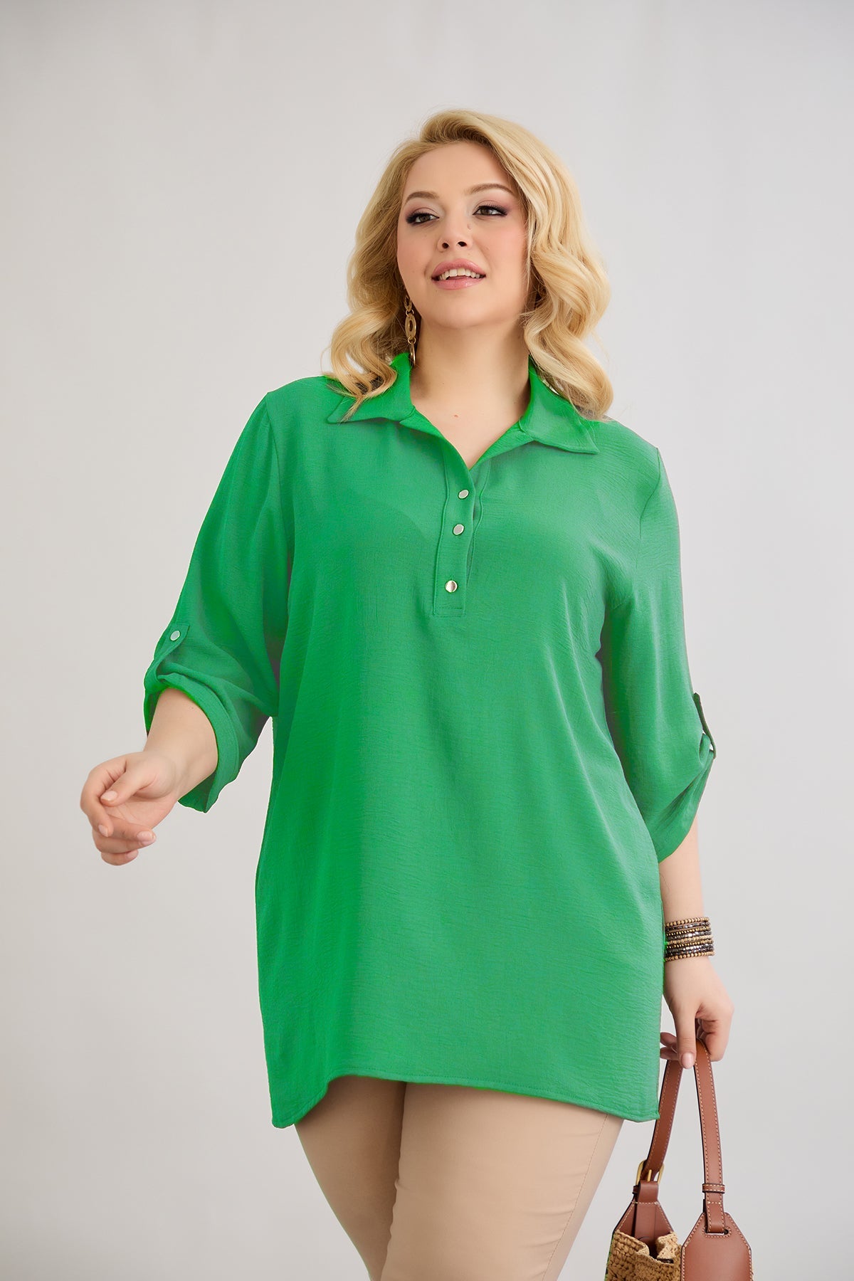 Viskosebluse mit Knöpfen - Grün