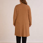 Langer Cardigan im Cape-Stil – Karamell – Karamell