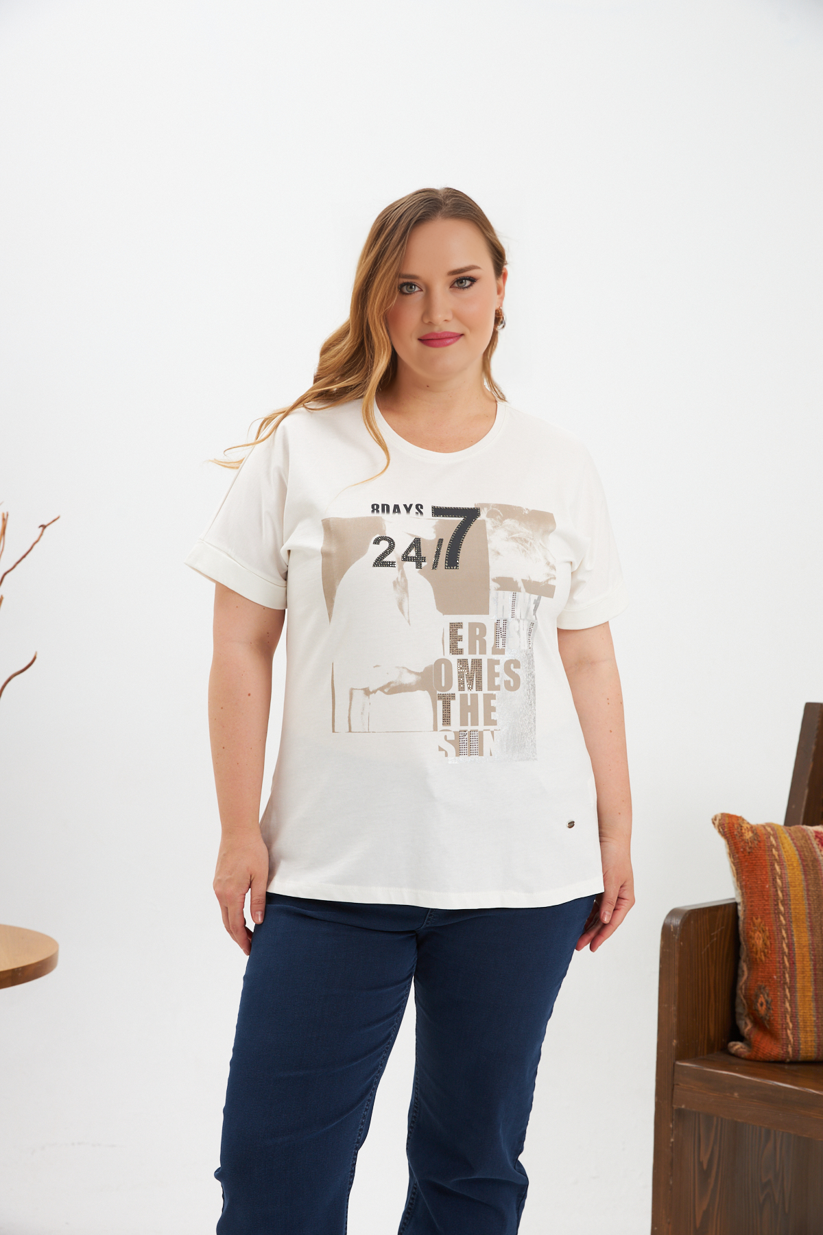 Baumwoll-T-Shirt mit Print und Strass – Ecru