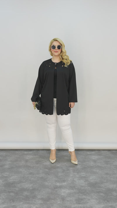Jacke mit Stickerei und einem Knopf in Übergrößen