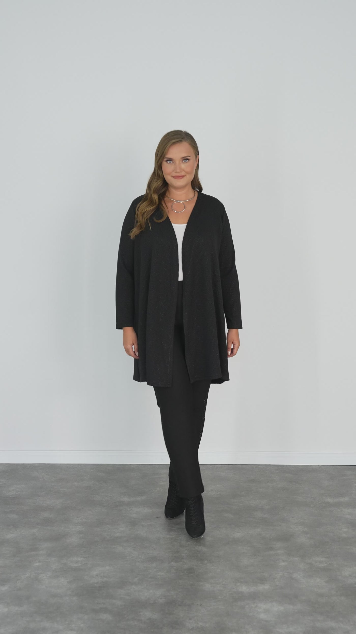 Long-Strickjacke mit Lurex - schwarz