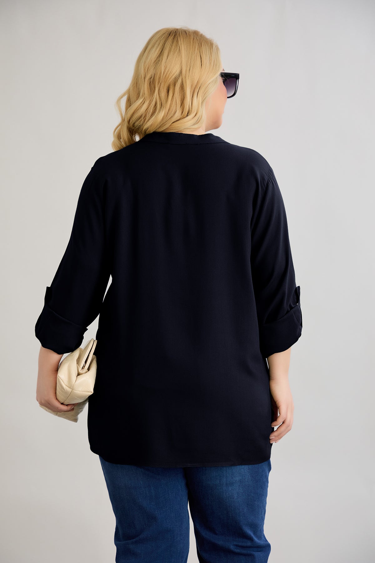 Viskosebluse mit Reißverschluss am Ausschnitt - Schwarz