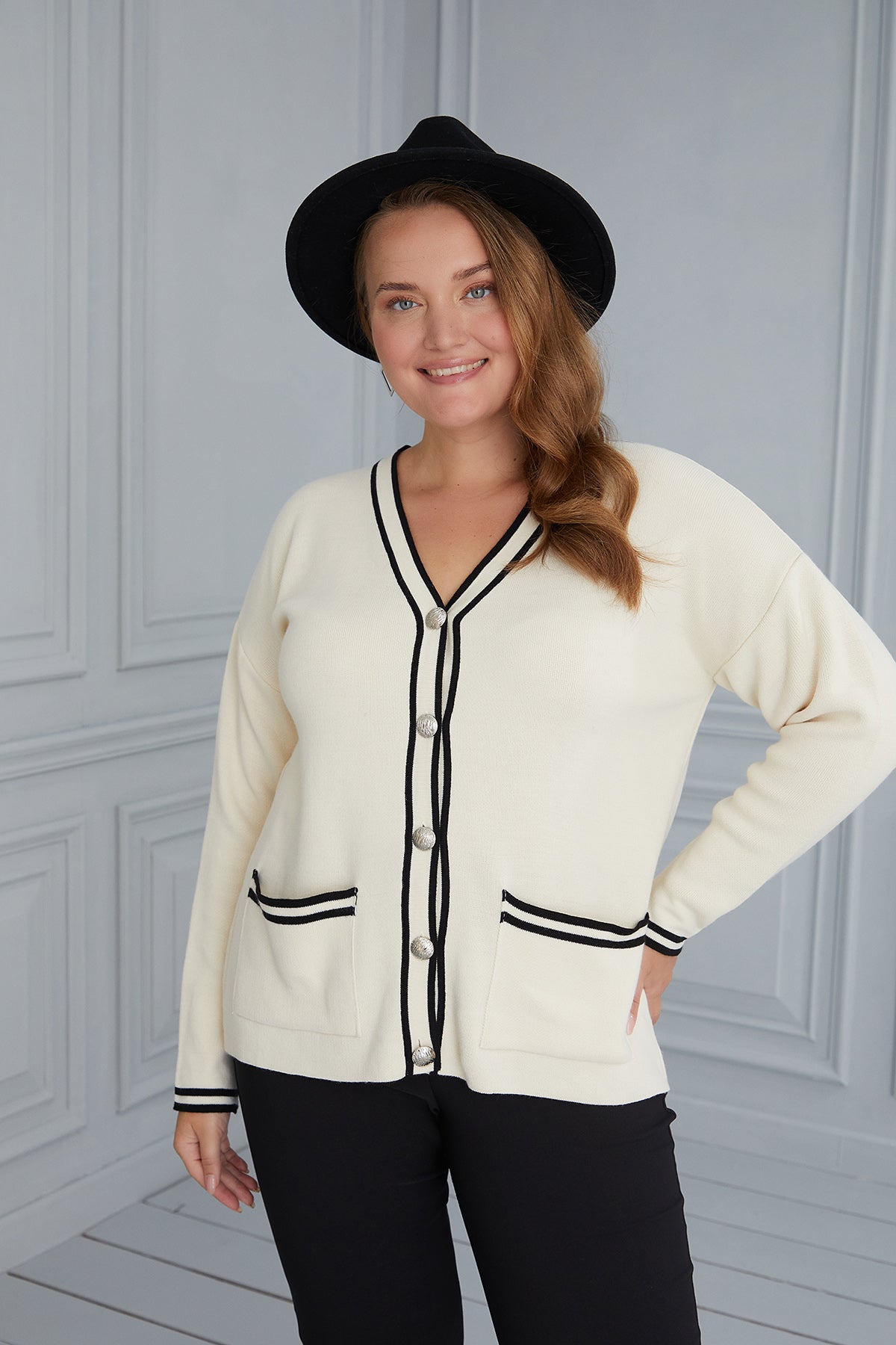 Elegante Stricksjacke Knopfleiste - Ecru